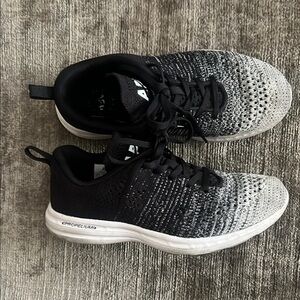 APL TechLoom Pro Black Sneakers